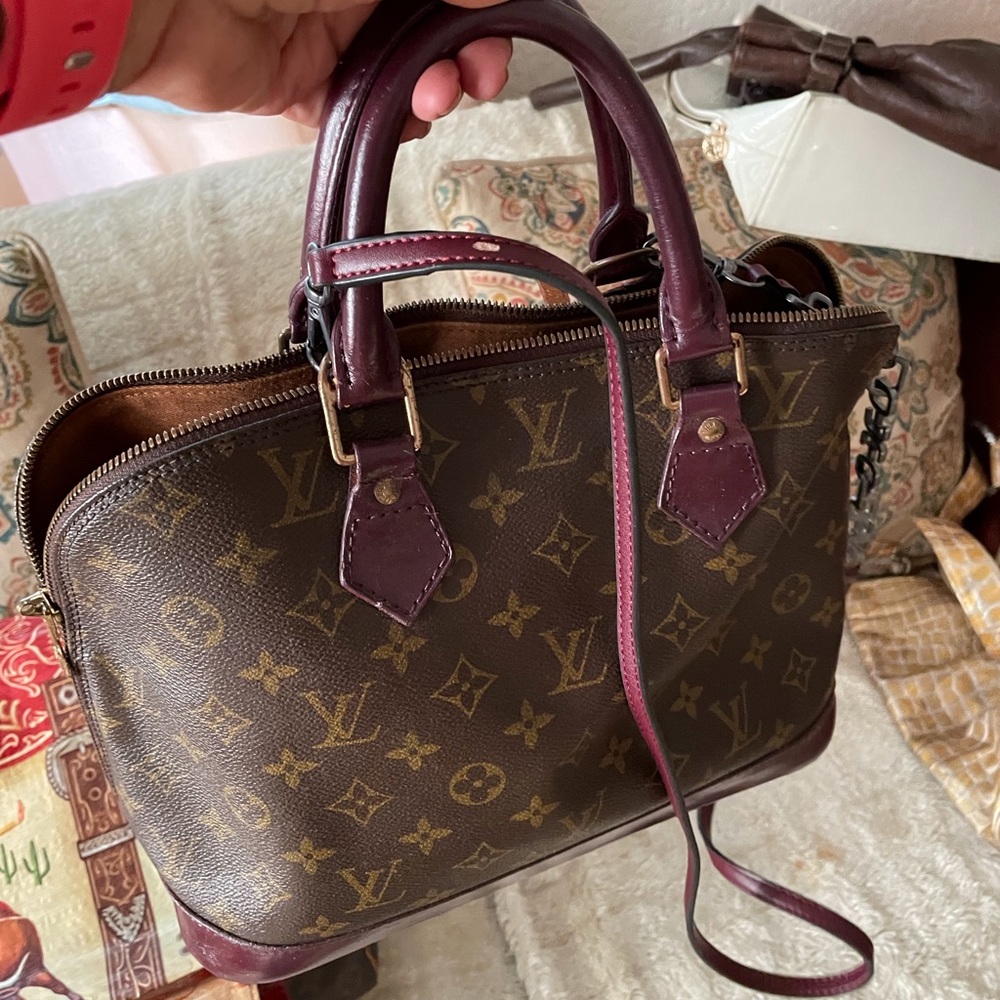 Louie vutton crossbody